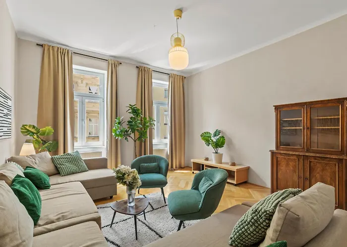 Spacious 2br Near U3 Metro Apartment